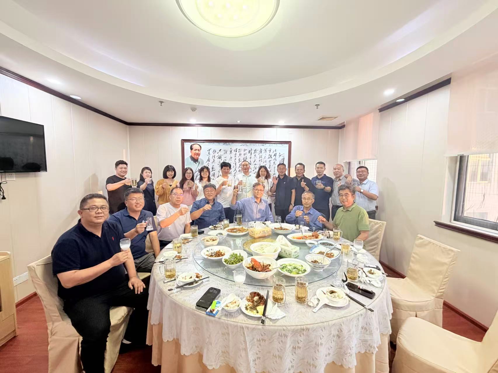 团队聚餐合影 · 历史记录